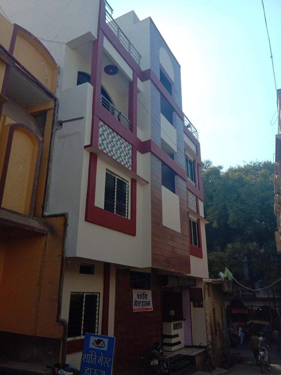 Shanti Guest House Uddzsaín Kültér fotó