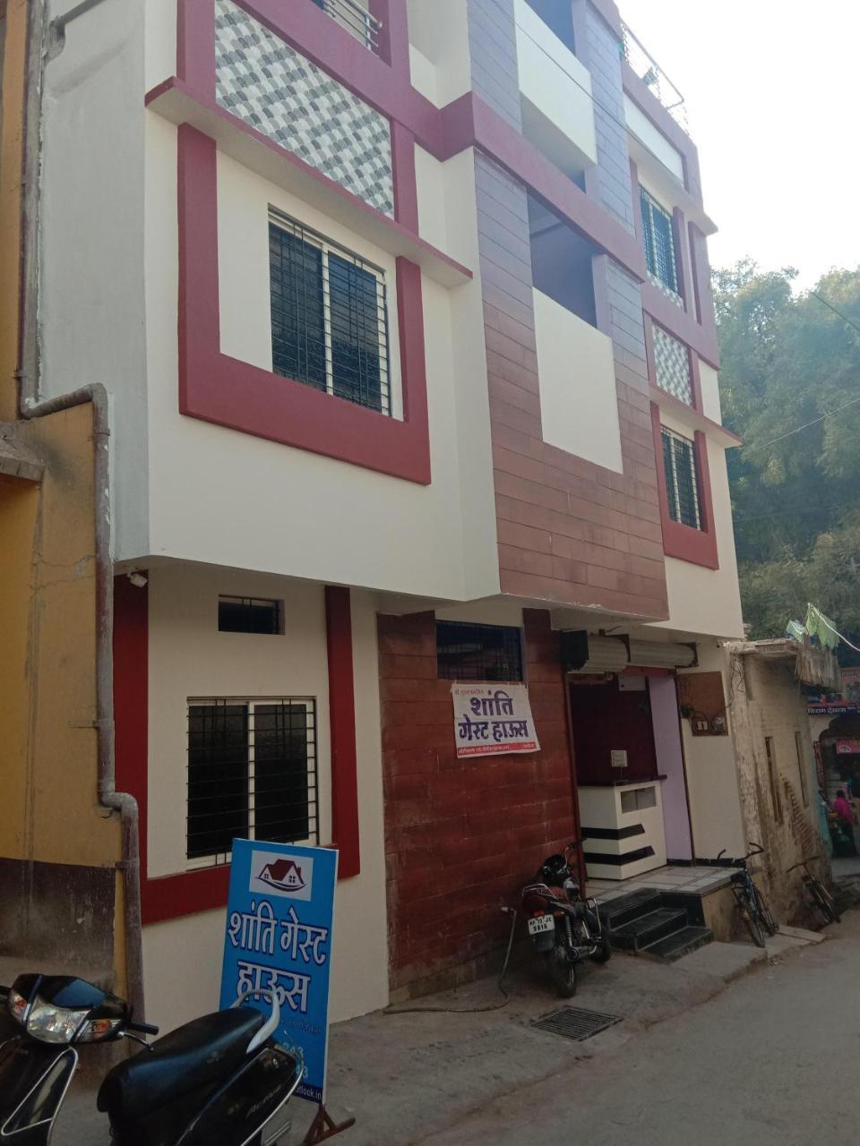 Shanti Guest House Uddzsaín Kültér fotó