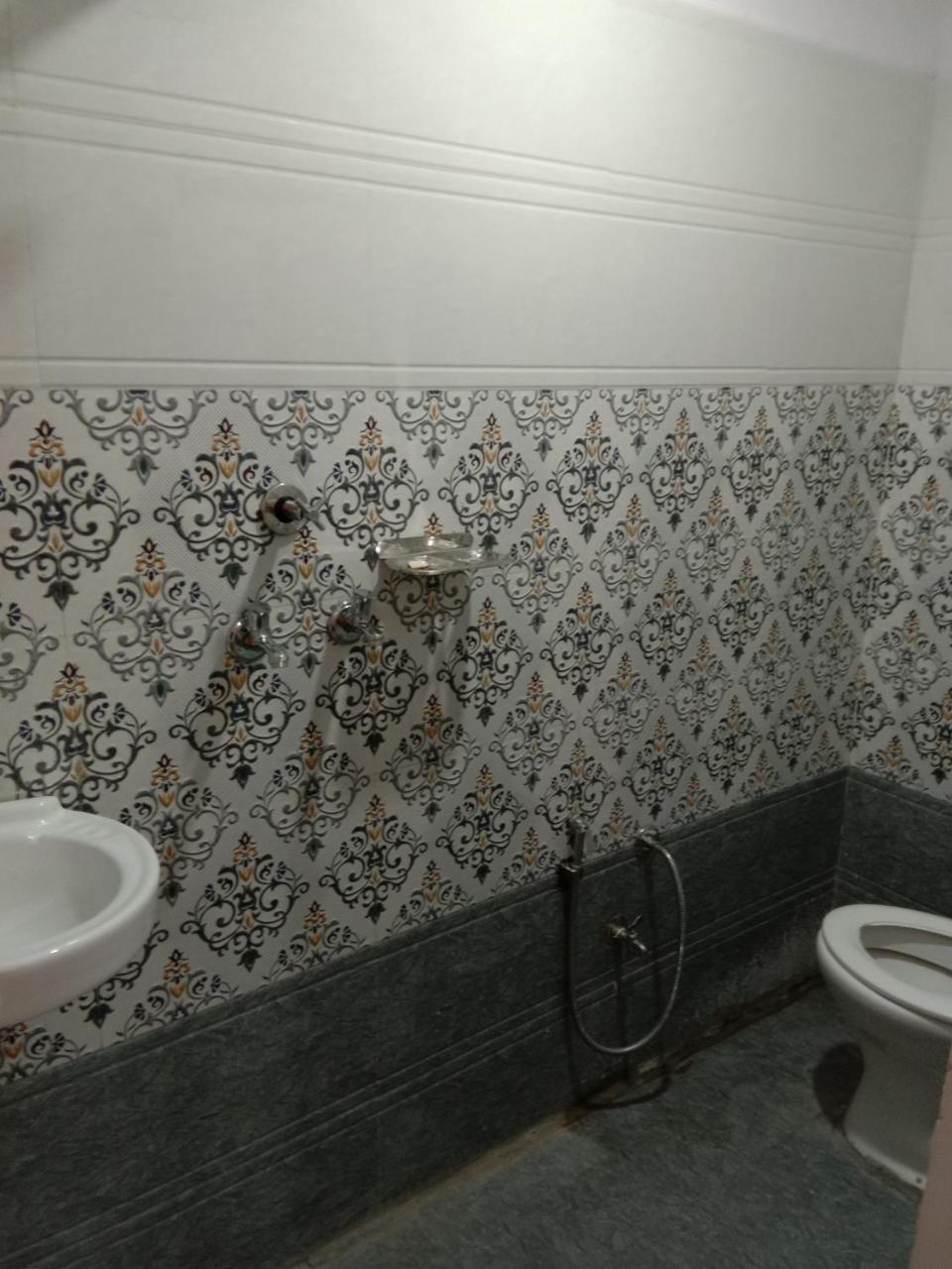 Shanti Guest House Uddzsaín Kültér fotó