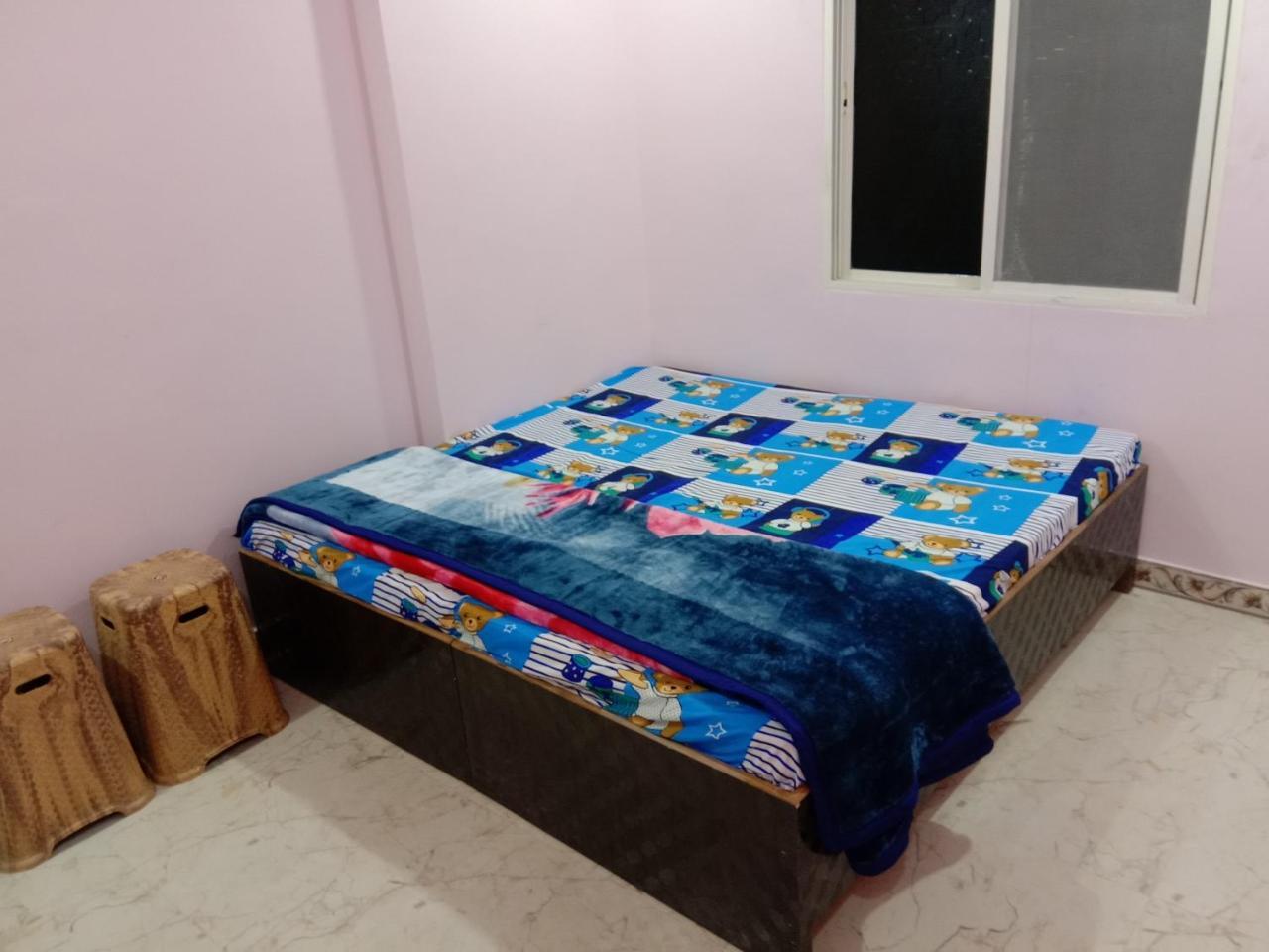 Shanti Guest House Uddzsaín Kültér fotó