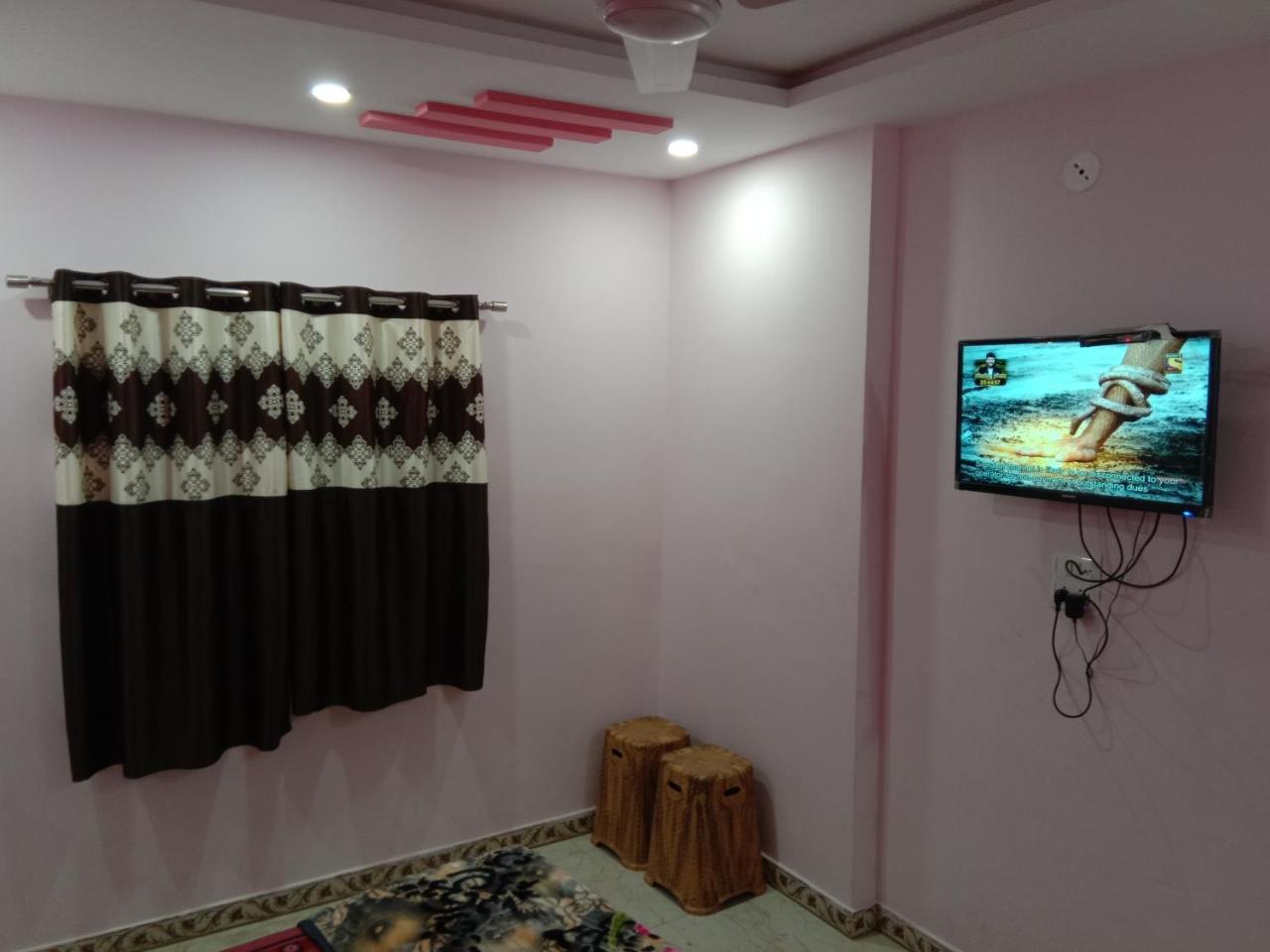 Shanti Guest House Uddzsaín Kültér fotó